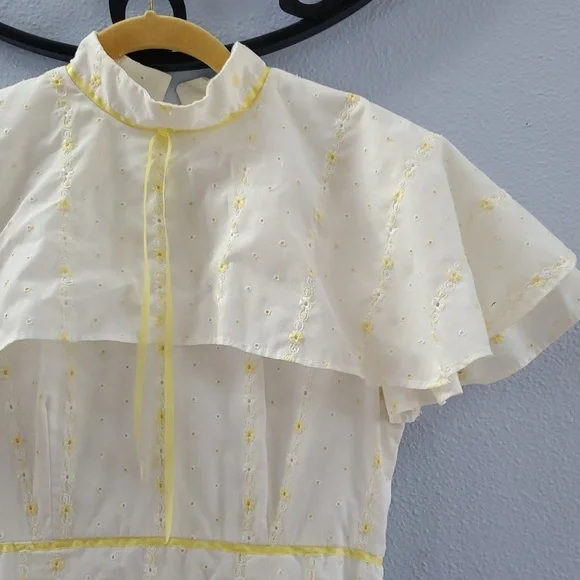 Vintage 1960 Eyelet Handmade Dress - Picture 4 of 11